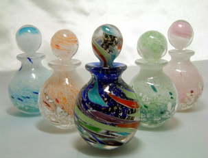 �~�j����